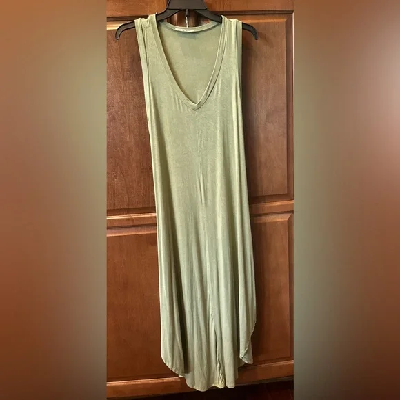 Charlotte Avery Green Sleeveless Dress. Medium. Bundle 4 Deals! - Picture 5 of 15